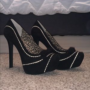 Jessica Simpson Jeorge Heels